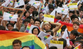 结果：台湾同性恋平权议题公投，反同案通过，平权案没通过