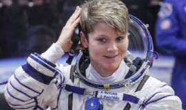 在国际空间站住了半年的美国女宇航员有同性配偶