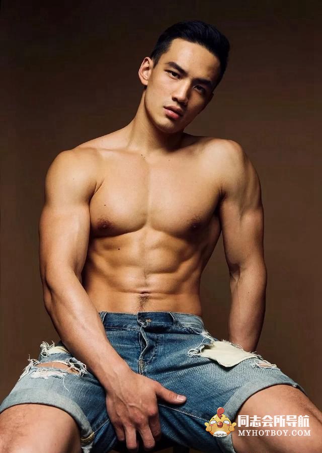 台湾网红直男体育生肌肉写真，身材堪比男模 时尚型男 第5张