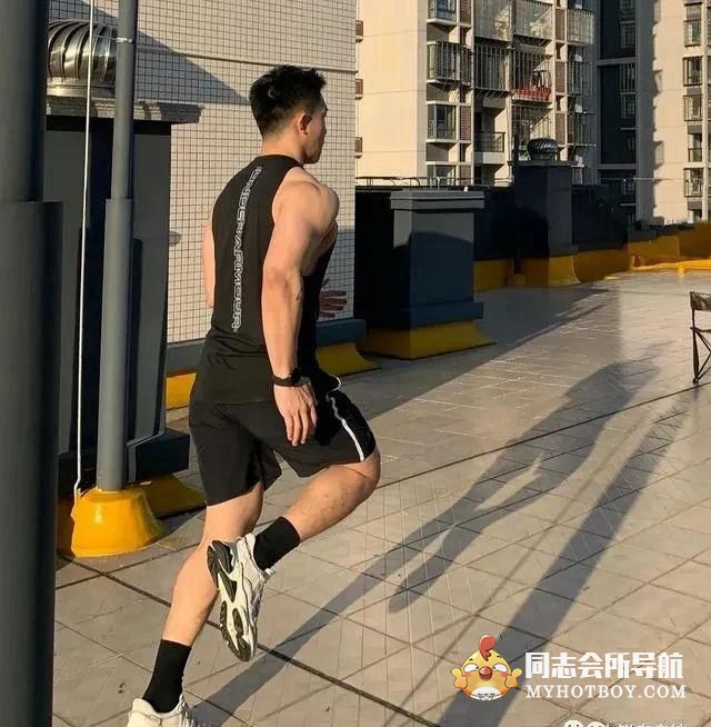 24岁上海超级猩猩男教练，这肌肉太撩了 时尚型男 第15张