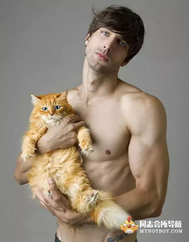 性感男模VS任性猫咪，都是让人欲罢不能的生物嗷 时尚型男 第1张