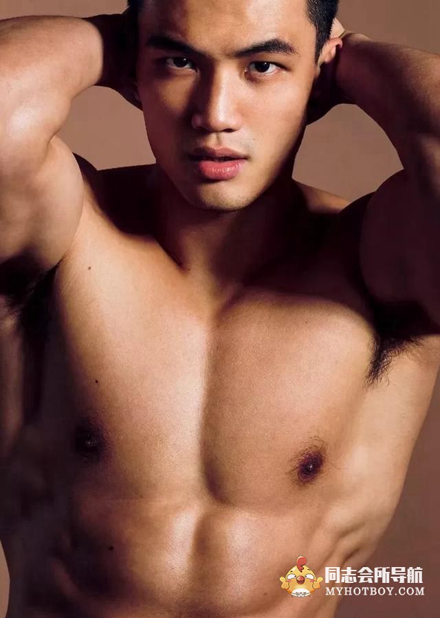 台湾网红直男体育生肌肉写真，身材堪比男模 时尚型男 第2张