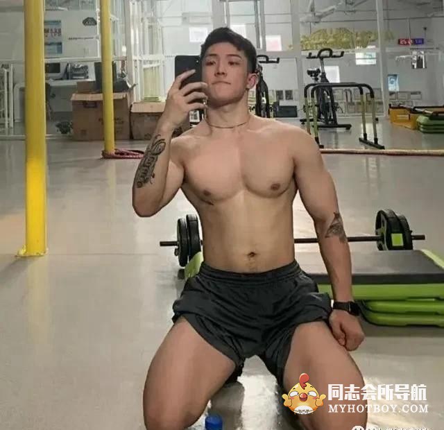 24岁上海超级猩猩男教练，这肌肉太撩了 时尚型男 第13张