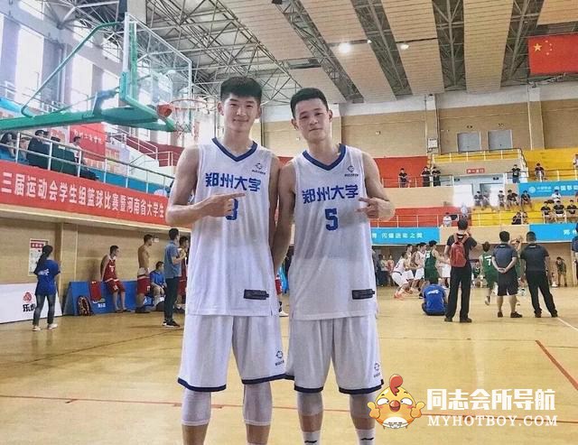 这枚肌肉小狼狗杨文友，他是郑州大学篮球队的5号，颜值出众 时尚型男 第11张